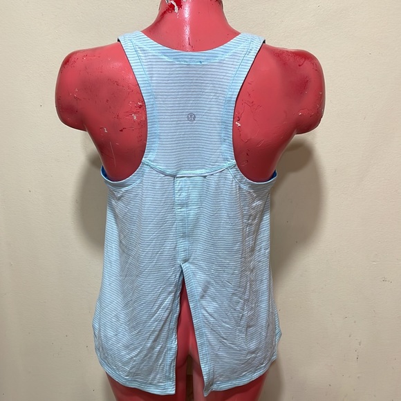 EUC Lululemon Size medium athletic tank. - Picture 2 of 3